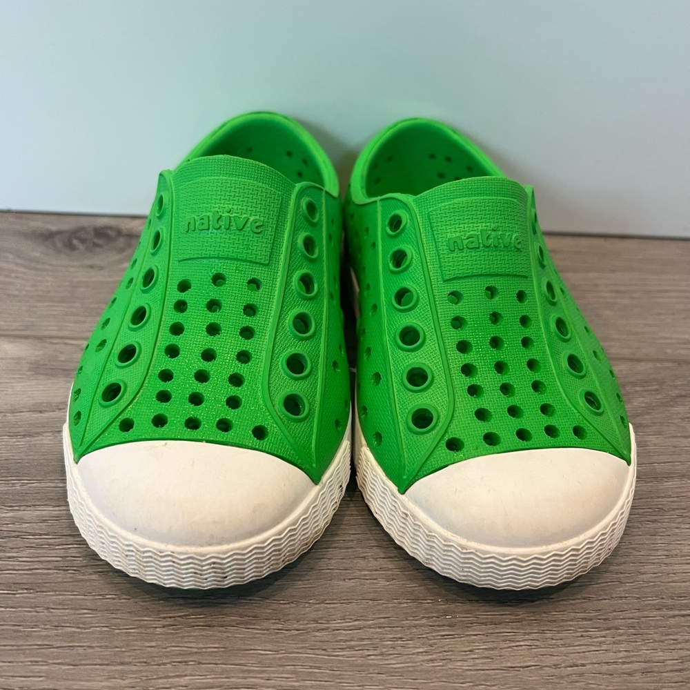 Native Jefferson Slip Ons size 5T